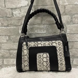 “ALFANI”….TWISTED HANDLE BLCK SNAKE